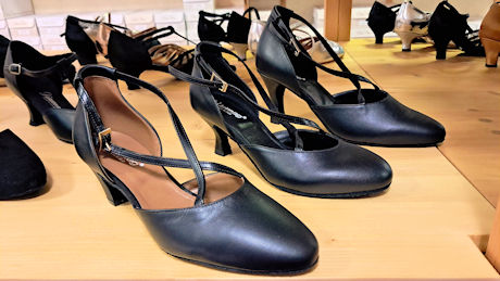 Chaussures danse femme entraînement talon moyen et haut